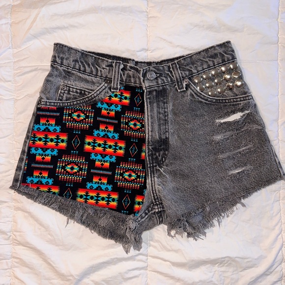 CUSTOM LEVi SHORTS -SiZE 00 - Picture 1 of 7
